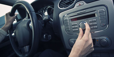 Dlaczego warto wybrać radio samochodowe z Bluetooth?